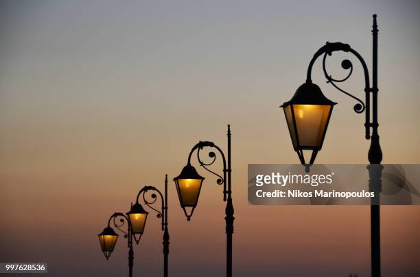 street lamps - nikos stockfoto's en -beelden