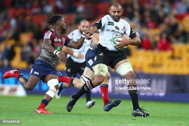 Michael Leitch of the Sunwolves is tackled during the round 19 Super Rugby match between the Reds and the Sunwolves at Suncorp Stadium on July 13,...