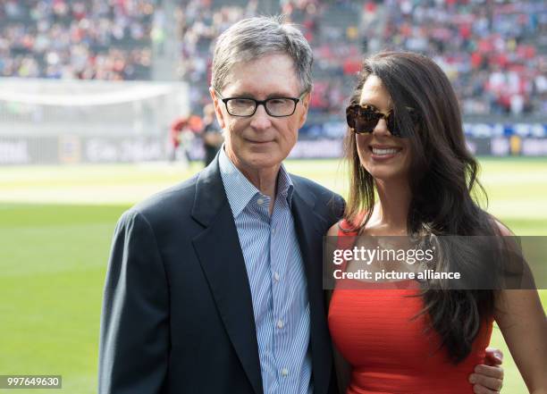 The owner of FC Liverpool John Henry with his wife Linda Pizzuti ahead of the international club friendly soccer match between Hertha BSC and FC...