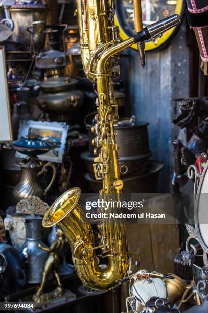 penetrating tone - penetrating stock pictures, royalty-free photos & images