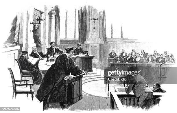 ilustraciones, imágenes clip art, dibujos animados e iconos de stock de ante el tribunal del jurado: discurso del fiscal - court room audience