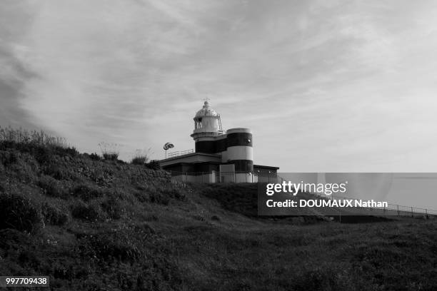 phare noir et blanc - phare stock-fotos und bilder