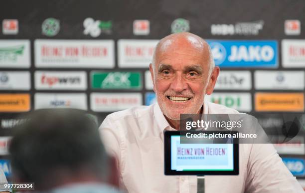 Dpatop - Martin Kind, the president of the German Bundesliga soccer club Hanover 96, at a press conference in Hanover, Germany, 1 August 2017. Kind...