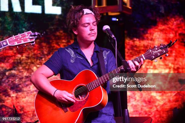 Forrest Singer Singer Forrest Photos and Premium High Res Pictures - Getty Images