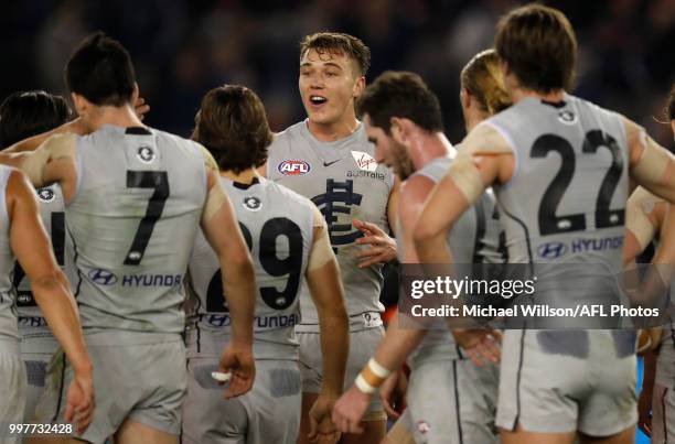 Patrick Cripps of the Blues speaks to his players during the 2018 AFL round 17 match between the St Kilda Saints and the Carlton Blues at Etihad...