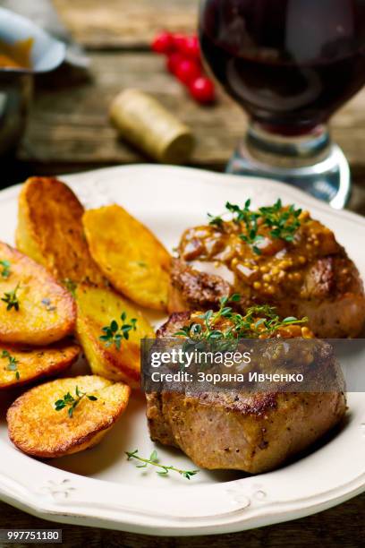 filet mignon with a mustard sauce - mustard stock-fotos und bilder