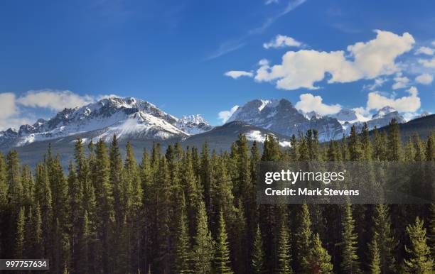 mountain peaks around the valley of the ten peaks - valley of the ten peaks stock pictures, royalty-free photos & images