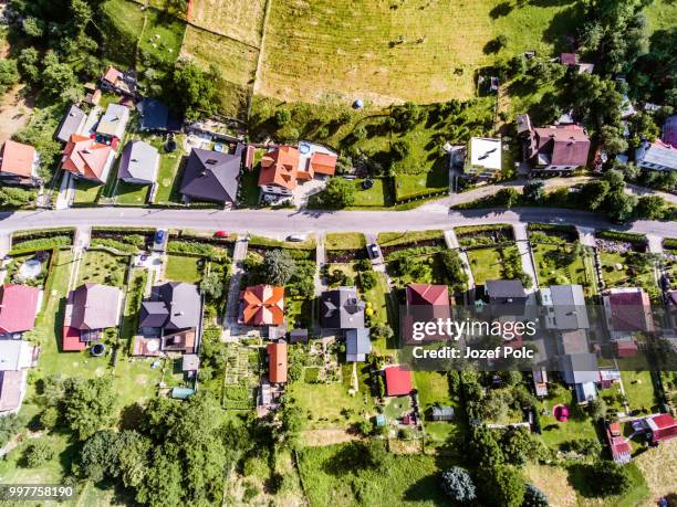 aerial view of dutch village, houses with gardens, green park - green park stock pictures, royalty-free photos & images