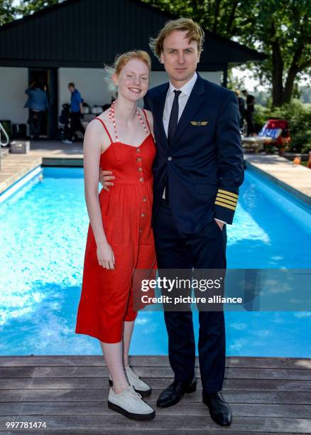 July 2018, Wedel, Germany: Actors Matilda Berger and Lars Eidinger on set of the film "Geschwister". Photo: Axel Heimken/dpa