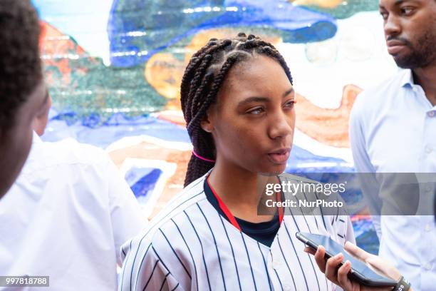 Mo'ne Davis, Little League Baseball's Anderson Monarchs player, speaks to reporters at a mural unveiling ceremony hosted by MLB, honoring Negro...