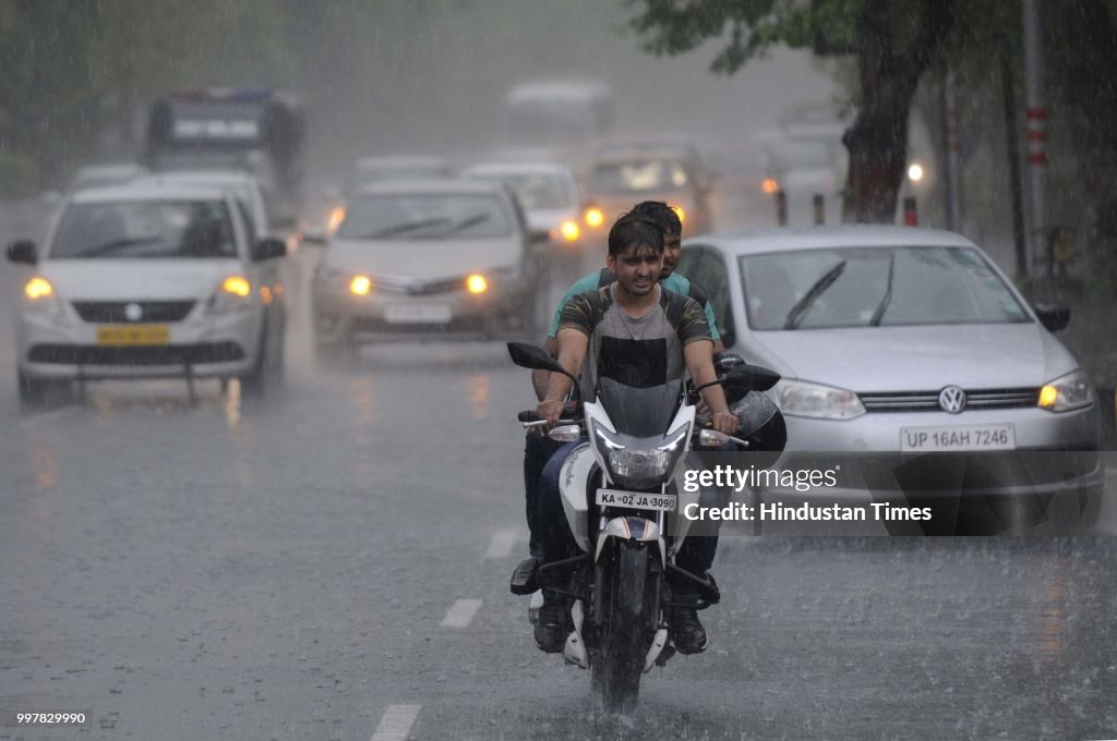 Heavy Rains Lash Delhi-NCR; Lead To Water Logging, Traffic Disruptions