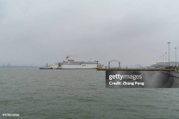 Cruise ship sails to Tianjin cruise home port. Data shows that in 2017 the number of passengers traveling through cruise market in China has reached...