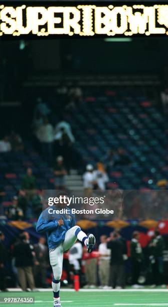 New England Patriots' Willie McGinest warms up prior to the start of Super Bowl XXXI at the Louisiana Superdome in New Orleans, LA on Jan. 26, 1997.