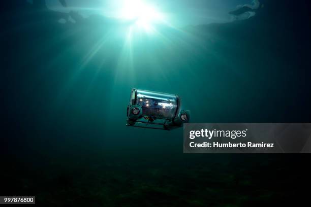 underwater rov. - perspectiva de un submarinista fotografías e imágenes de stock