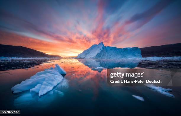 fire & ice - deutsch stock pictures, royalty-free photos & images