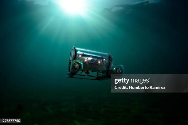 underwater rov. - macchina fotografica subacquea foto e immagini stock