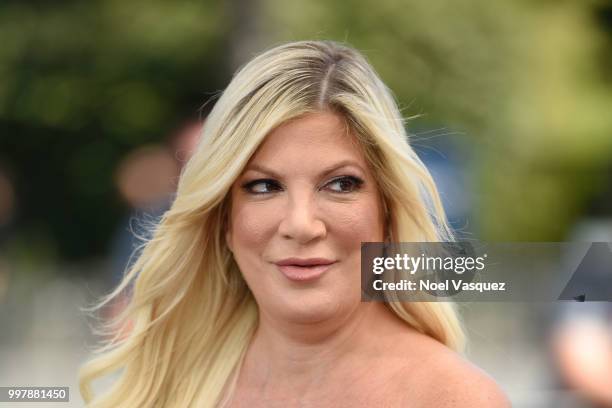 Tori Spelling visits "Extra" at Universal Studios Hollywood on July 13, 2018 in Universal City, California.