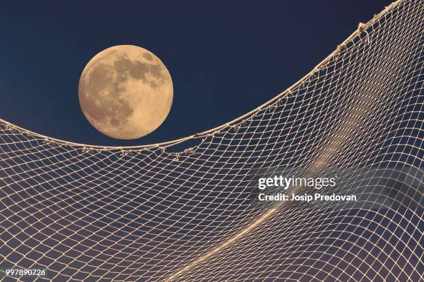 sleepwalking - revestimento exterior de parede imagens e fotografias de stock