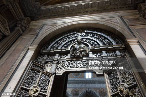 the historic cathedral "duomo di san gennaro" of napoli in italy - antonio di gennaro stock pictures, royalty-free photos & images