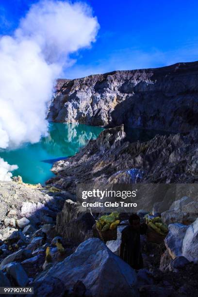 mount ijen crater lake, indonesia - east java province stock pictures, royalty-free photos & images