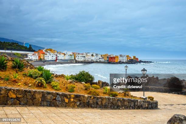view of puerto de la cruz in tenerife, canary islands, spain - perto de stock-fotos und bilder