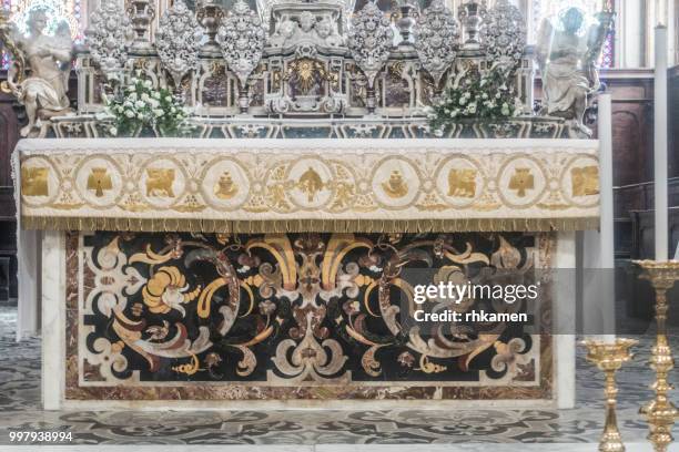 duomo dell'assunta, lecce, salento, apulia, italy. interior. altar. - inlay stock pictures, royalty-free photos & images