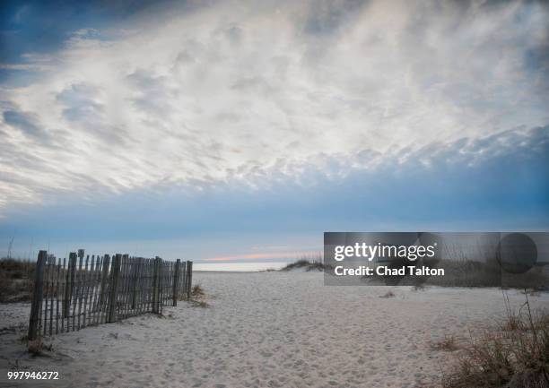 wrightsville fence line - wrightsville stock pictures, royalty-free photos & images