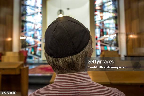 History repeats itself - Jews in Germany. Interior view of the synagogue of the synagogue community Bonn. Member of the Jewish community Bonn with...