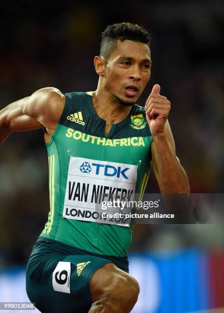 Wayde Van Niekerk from South Africa in action during the men's 200 meter semi-final at the IAAF World Championships, in London, UK, 9 August 2017....