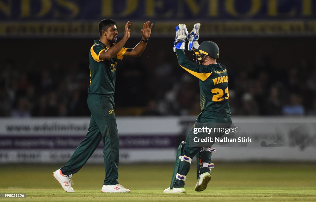 Derbyshire Falcons v Notts Outlaws - Vitality Blast