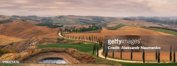 italy. tuscany. landscape panorama from the villa agriturismo ba - agriturismo stock-fotos und bilder