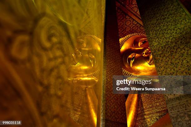 bangkok thailand - reclining buddha statue stock pictures, royalty-free photos & images