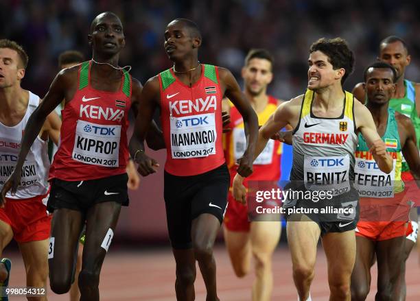 Weltmeisterschaft am im Olympiastadion in London . Timo Benitz aus Deutschland, Elijah Motonei Manangoi aus Kenia und Asbel Kiprop aus Kenia...