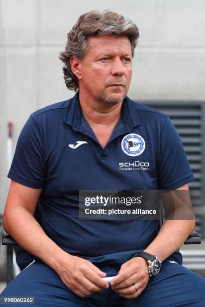 Arminia Bielefeld head coach Jeff Saibene pictured during the 2nd Bundesliga match pitting SpVgg Greuther Furth vs Arminia Bielefeld at the am...