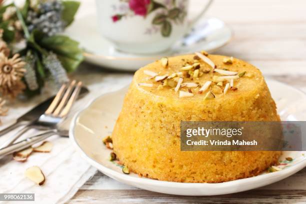 gluten free almond cornmeal cake topped with nuts, selective focus - gluten free 個照片及圖片檔