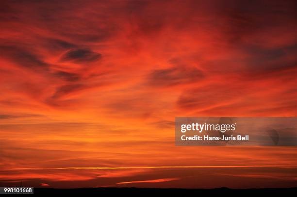 sonnenuntergang auf spiekeroog - sonnenuntergang fotografías e imágenes de stock