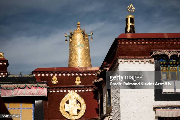 jokhang temple tibetan buddhism lhasa tibet - tibetan muslim stock pictures, royalty-free photos & images