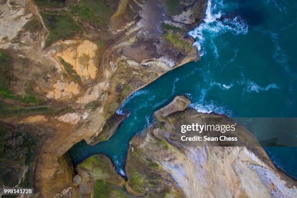 above cape kiwanda - mesopotamian 個照片及圖片檔