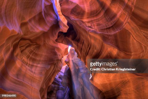the light above ... - upper antelope canyon stockfoto's en -beelden