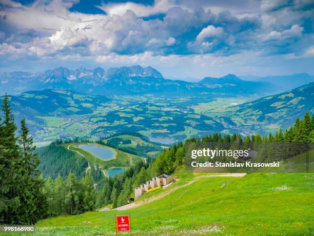 summer streif. kitzbuehel - streif foto e immagini stock