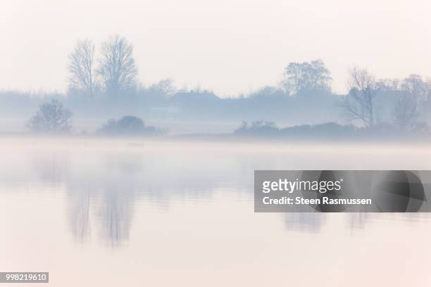 a foggy afternoon at skejten i - steen stock pictures, royalty-free photos & images