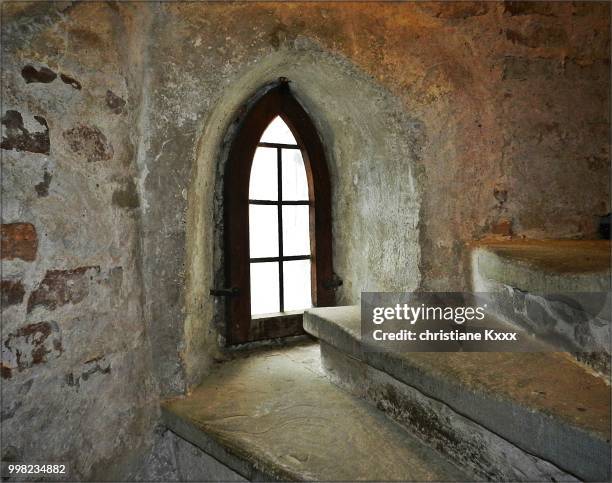 martinskirche turm window of 1500 - turm stock pictures, royalty-free photos & images