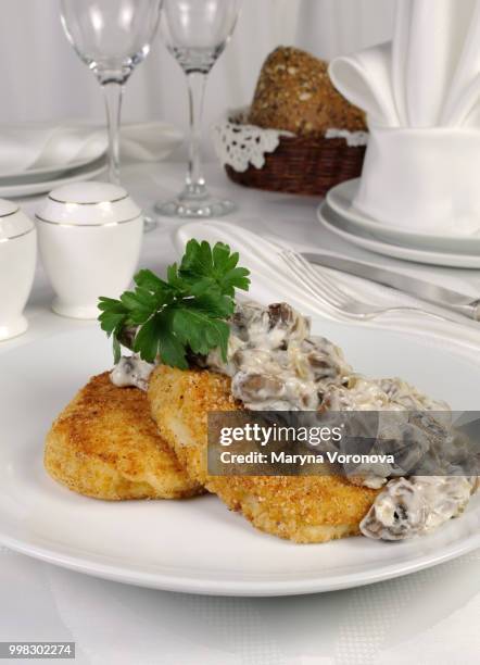 potato patties with mushrooms (zrazy) - cooked mushrooms stock-fotos und bilder