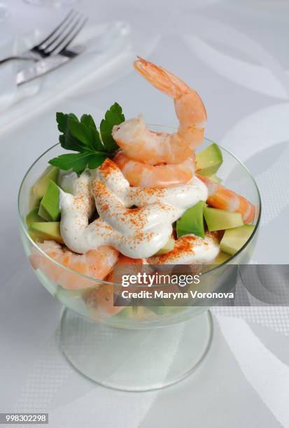 shrimp with avocado yogurt and red pepper - seafood salad stock pictures, royalty-free photos & images