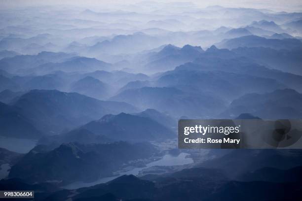 alps from above - mary moody - fotografias e filmes do acervo