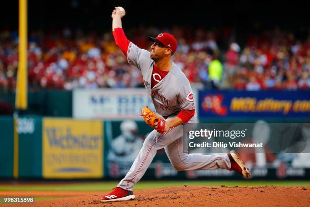 Matt Harvey of the Cincinnati Reds pitches against the St. Louis Cardinals in the first inning at Busch Stadium on July 13, 2018 in St. Louis,...