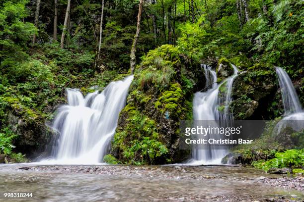 wasserfall bei molveno - wasserfall stock pictures, royalty-free photos & images