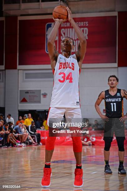 Wendell Carter Jr. #34 of the Chicago Bulls shoots a free throw against the Atlanta Hawks during the 2018 Las Vegas Summer League on July 10, 2018 at...