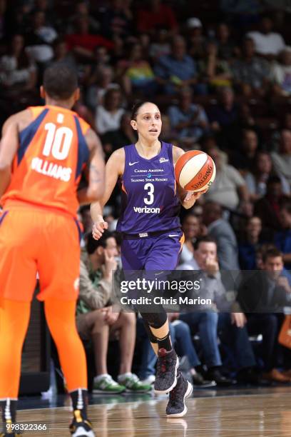 Diana Taurasi of the Phoenix Mercury handles the ball against the Connecticut Sun on July 13, 2018 at the Mohegan Sun Arena in Uncasville,...