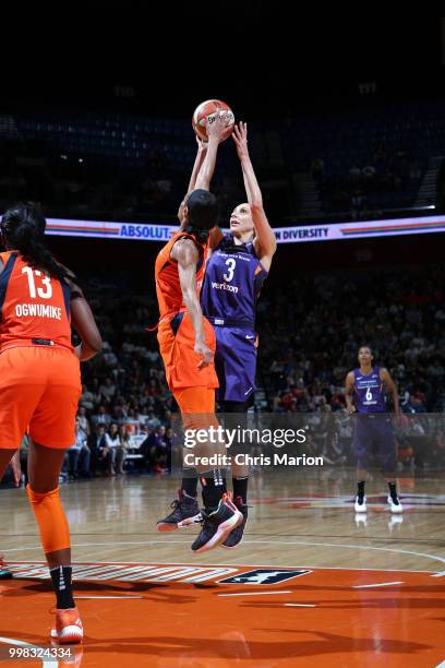 Diana Taurasi of the Phoenix Mercury shoots the ball against the Connecticut Sun on July 13, 2018 at the Mohegan Sun Arena in Uncasville,...